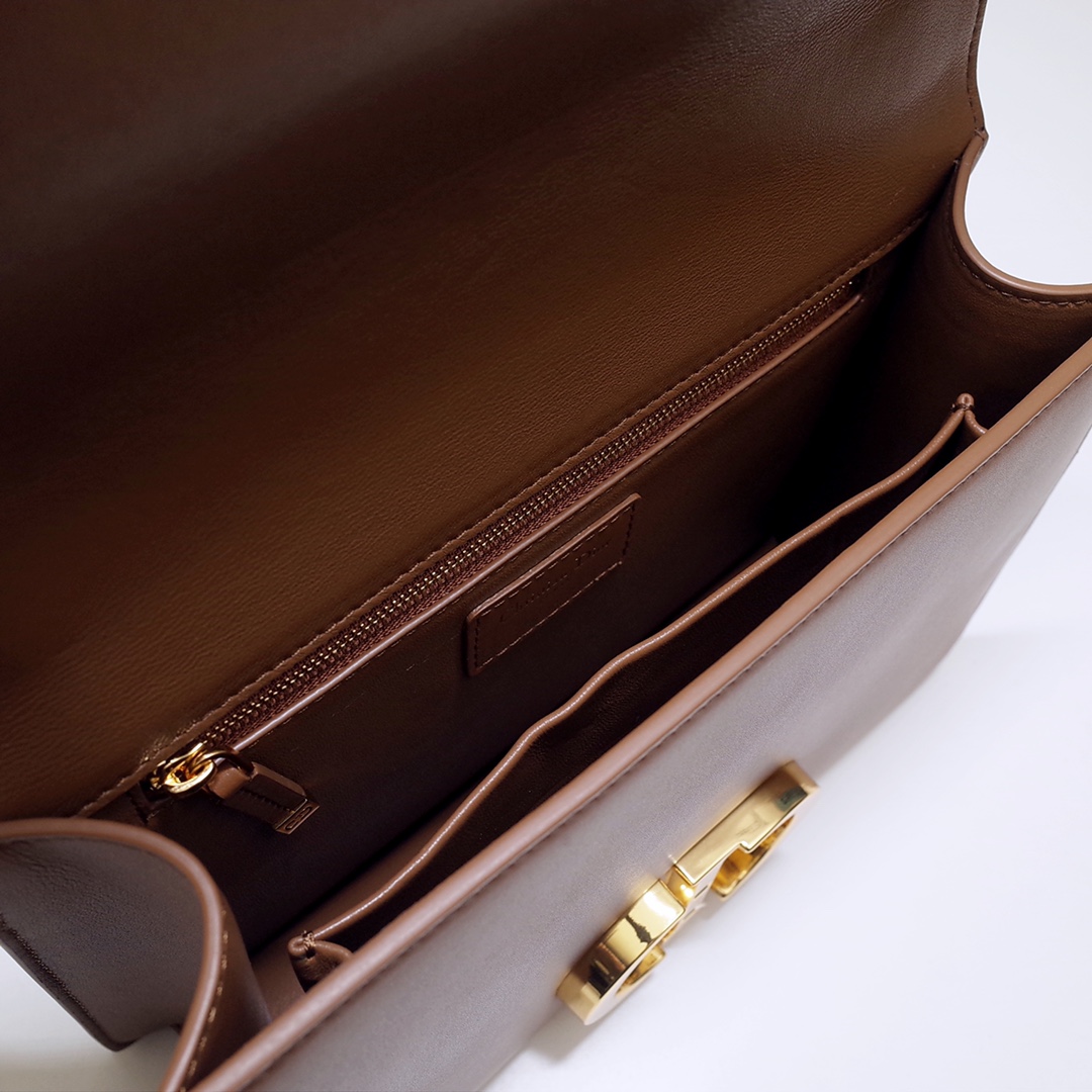 30 Montaigne Bag Caramel Box Calfskin